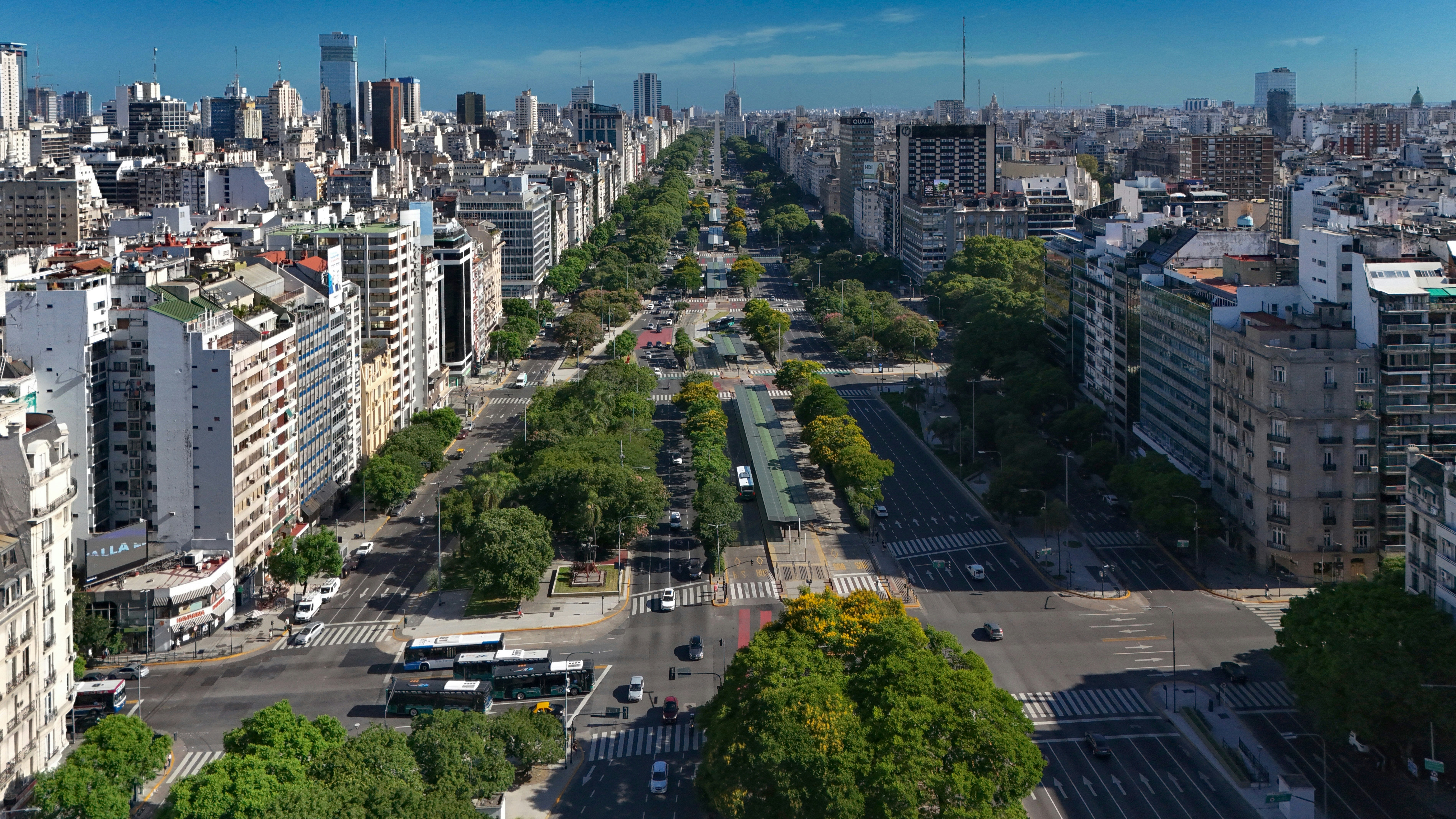 Housing complexes in Córdoba and Rosario